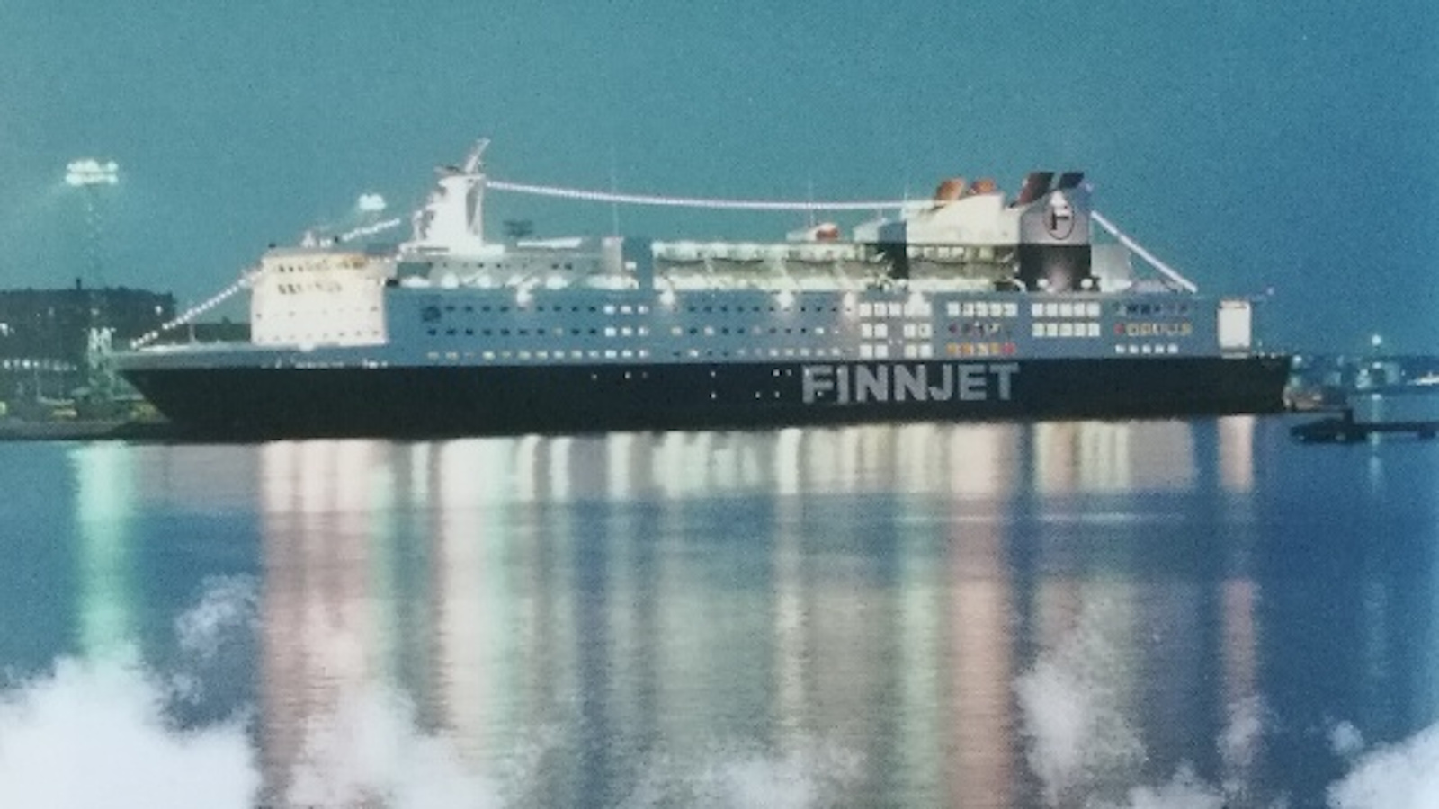 Kuvassa on laiva Finnjet sinisellä tyynellä merellä.