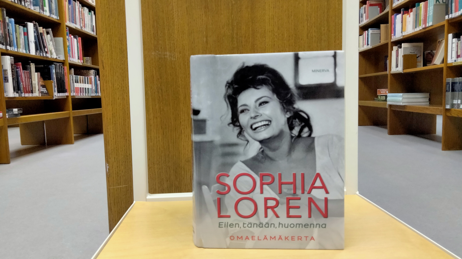 Kinin jutun näyttelijä elämässä on muistelemassa Sophia Loren itse kirjoittamassaan teoksessa..
