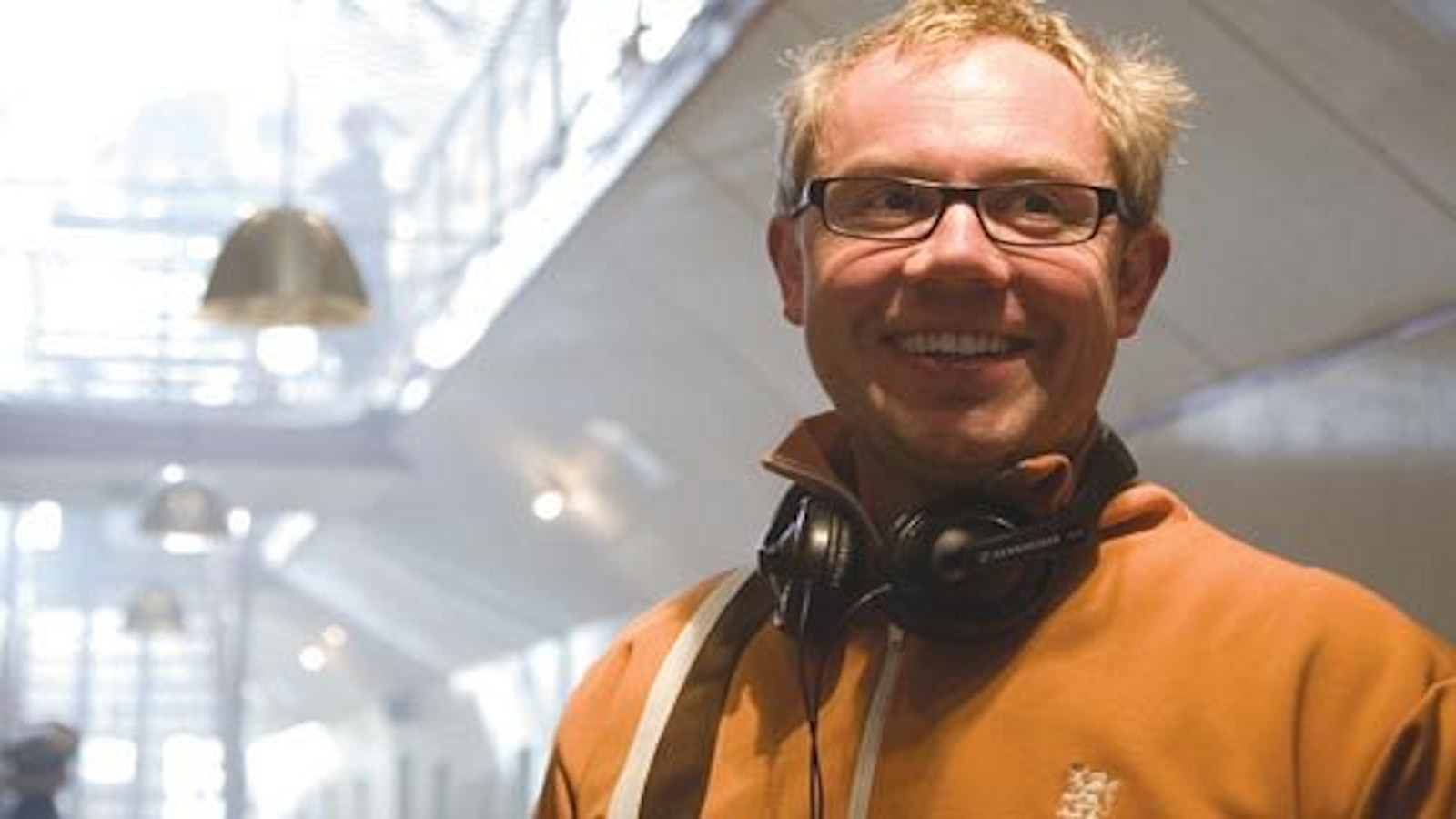 Juha Wuolijoki ohjaa elokuvan Napapiiri sankarit 4 -osan.