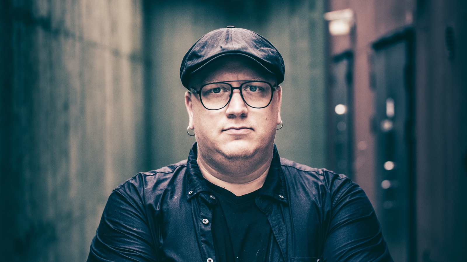 Arttu Wiskari on lauluillaan ja tyylillään noussut suomalaisen suuren  yleisön iskelmämusiikin ystävien suosikiksi.
