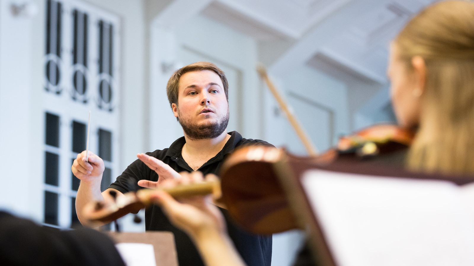 Nuorten sinfoniaorkesteri Vivo juhlii 35-vuotista historiaansa konsertoimalla Helsingin Musiikkitalossa Erkki Lasonpalon johdolla. 