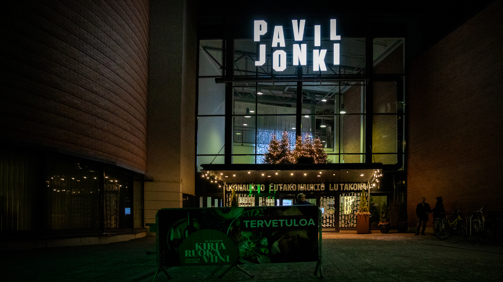 Jyväskylän Kirja, Ruoka & Viini -messut järjestetään Jyväskylän Paviljongissa 20.-21.11.2021.