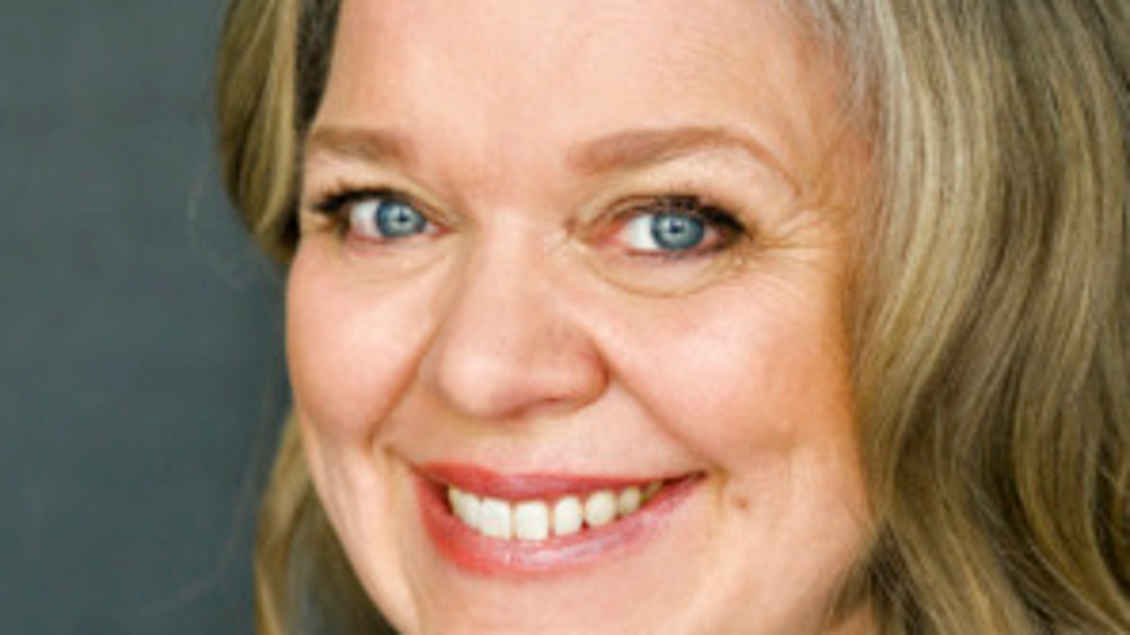 Kuvassa on Kirsti Mannisen kasvot.