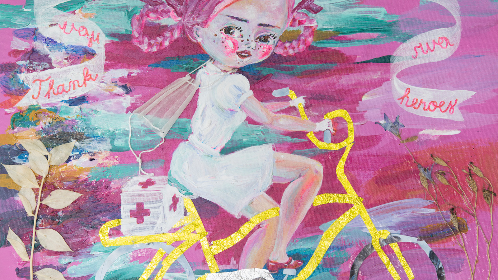 Kuvassa on tyttö pyöräilemässä ja kuvassa kulkee nauhoja, joissa lukee Thank you our heroes. Värit ovat pastellin sävyisiä.