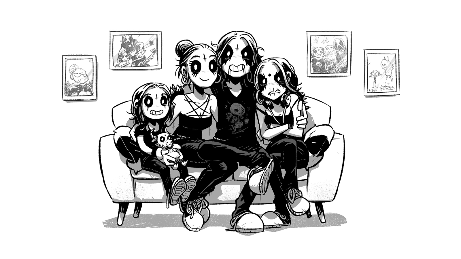 Kuvassa on musta-valkoinen piirroskuva perheestä, joka istuu sohvalla. Heitä on isä, äiti ja isompi sekä pienempi tytär molemmissa reunoissa. Seinillä on tauluja.