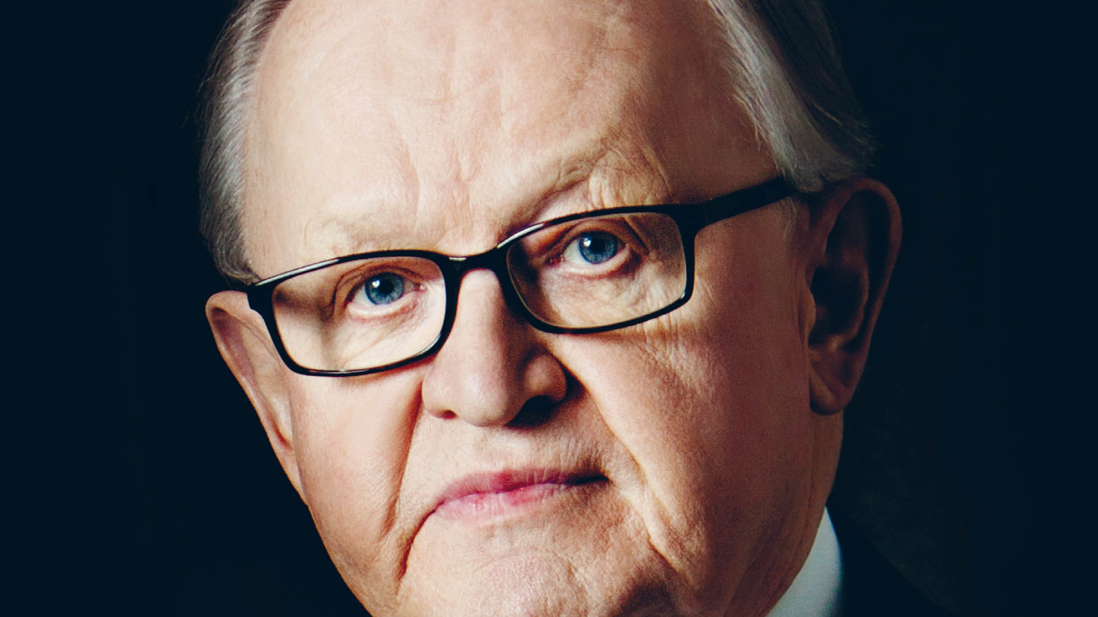 Kuvassa on Martti Ahtisaaren kasvot. Kuva on osa kirjan kannesta.
