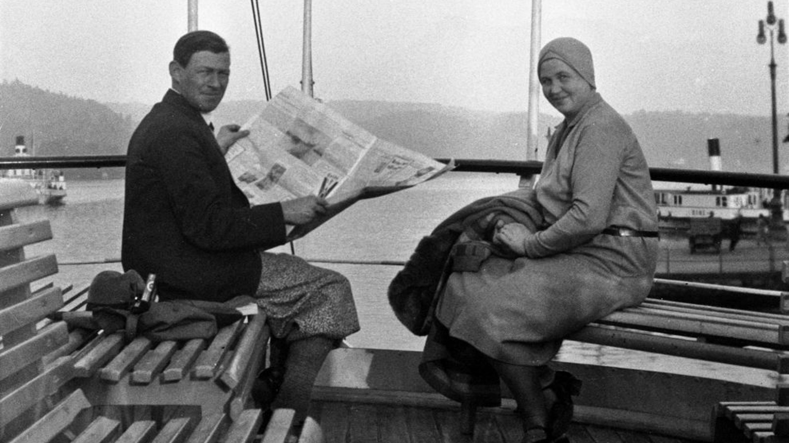 Aino ja Alvar Aalto laivan kannella Vierwaldstättersee-järvellä Sveitsissä 1920-luvun lopulla. Kuva: Alvar Aalto -säätiö