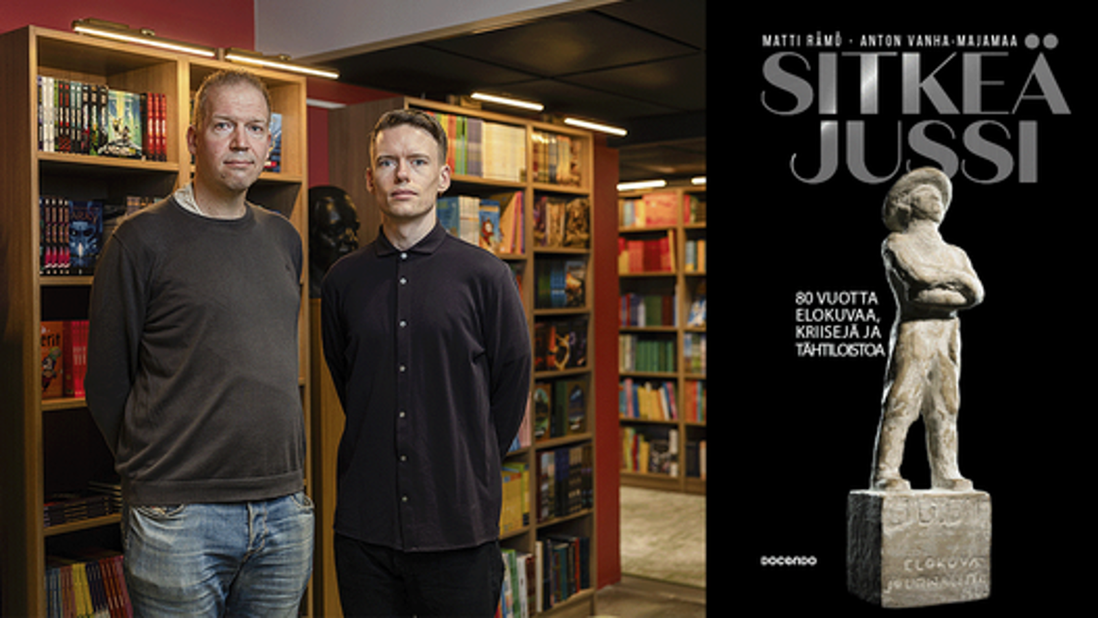 Kuvassa ovat Matti Rämö ja Anton Vanha-Majamaa seisomassa kirjahyllyjen edessä. Vasemmalla on kirjan kansi ja siinä on mustalla pohjalla on Jussi-patsas isoin kirjaimin Sitkeä Jussi. 