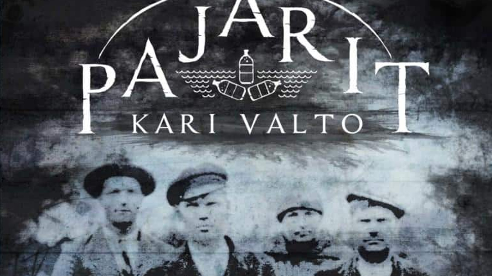  1. Pajarit  2. Keisari  3. Loiset  4. Okatie ja lisää tulossa !!!  Kirjojen vinkit löytyvät täältä!  Koska tämä Pajarit-sarja on vaan niin luokattoman hyvä, kysäsin Karilta muutaman kysymyksen ja näin vastasi:  1. Kerrotko, mikä on sinun roolisi tässä sukusaagassa? - Romaanieni keskeiset henkilöt Tilda ja Emil Valto ovat isoisovanhempiani, ja Ilmari ja Hilma Valto vaarini ja mummoni. Olen Ilmarin ja Hilman nuorimman tyttären, Irjan, poika.  Tutustuttuani sukuni menneisyyteen aloin jossakin vaiheessa luonnostella tapahtumia juonikartaksi, jonka pohjalta ryhdyin kirjoittaa niitä tarinaksi. Kun Reunan silloinen toimitusjohtaja Tarja Tornaeus hyväksyi käsikirjoitukseni kustannusohjelmaan, esikoiseni julkaistiin vuotta myöhemmin nimellä Pajarit. Näin alkoi romaanikirjailijan- ja sukutarinan kertojan urani.  2. Onko Pajareiden talo tms. paikkoja vielä olemassa? - Pajarin talo seisoo tänä päivänä samalla paikalla kuin sata vuotta sitten ja on edelleen alenevassa polvessa suvun hallussa. Perilliset omistavat yhä osan tilan peltomaista ja metsistä. Naapuritilatkin ovat etupäässä samojen sukujen hallussa, jotka asuttivat niitä vuosisata sitten. Vaikka Elimäen järven kuivaaminen 1950-luvulla muutti maisemaa, vähän matkan päässä aikaa uhmaa edelleen Moision mahtava kartano.   3. Kun kirjoitit Pajarit ja Keisari-kirjan aikaa myötäillen, niin miksi päätit kirjoittaa Loiset-kirjan ajassa ennen näitä? - Kaksi ensimmäistä kirjaani olivat taustatöineen minulle aikamoinen rutistus ja tarvitsin hieman etäisyyttä niihin. Aloitin kyllä heti Okatien kirjoittamisen Keisarin jatkoksi, mutta vaihdoin sen sitten Loisiin, koska Tildan ja Emilin selviämistarina suorastaan vaati tulla kirjoitetuksi. Ratkaisu oli sikälikin helppo, että myös kansalaissodan aikana heille tapahtui kiinnostavia asioita. Näin Loiset taustoittaa mainiosti myöhemmästä ajasta kertovia teoksiani.   Kuva: Henna Viren  4. Mistä kaivat kaikki tiedot ja tuleeko yllätyksiä vastaan? - Olen perehtynyt yleiseen- ja paikallishistoriaan, lukenut kymmeniä eri alojen lähdeteoksia