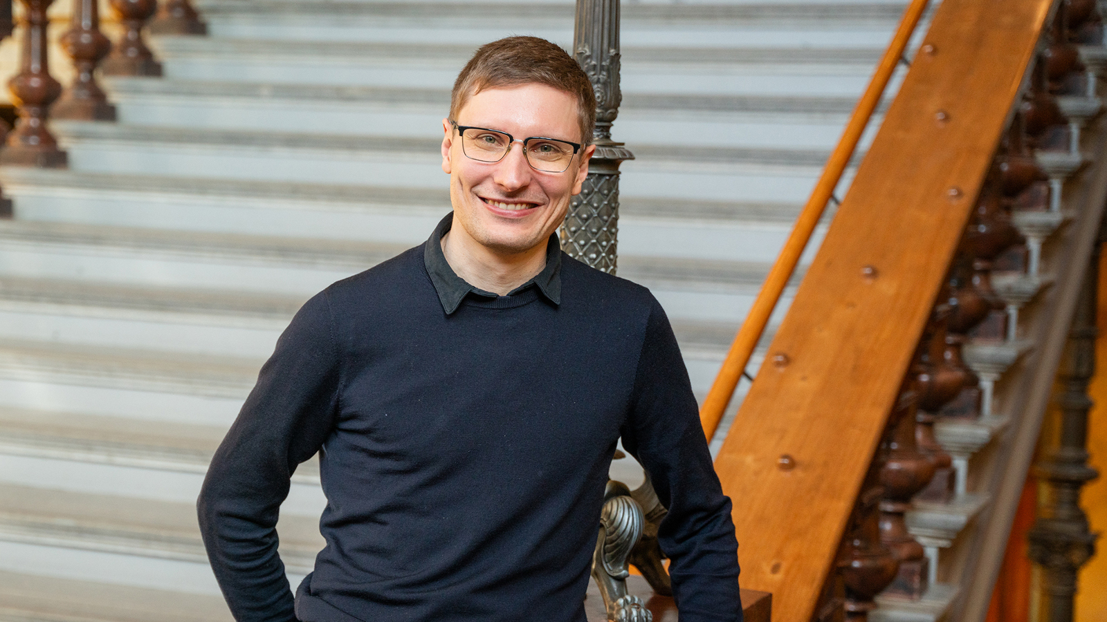 Juristi ja muusikko Anton Ylikallio on selvittänyt, voiko tekoälyllä tuotettu musiikki täyttää tekijänoikeudellisen suojan edellytykset.