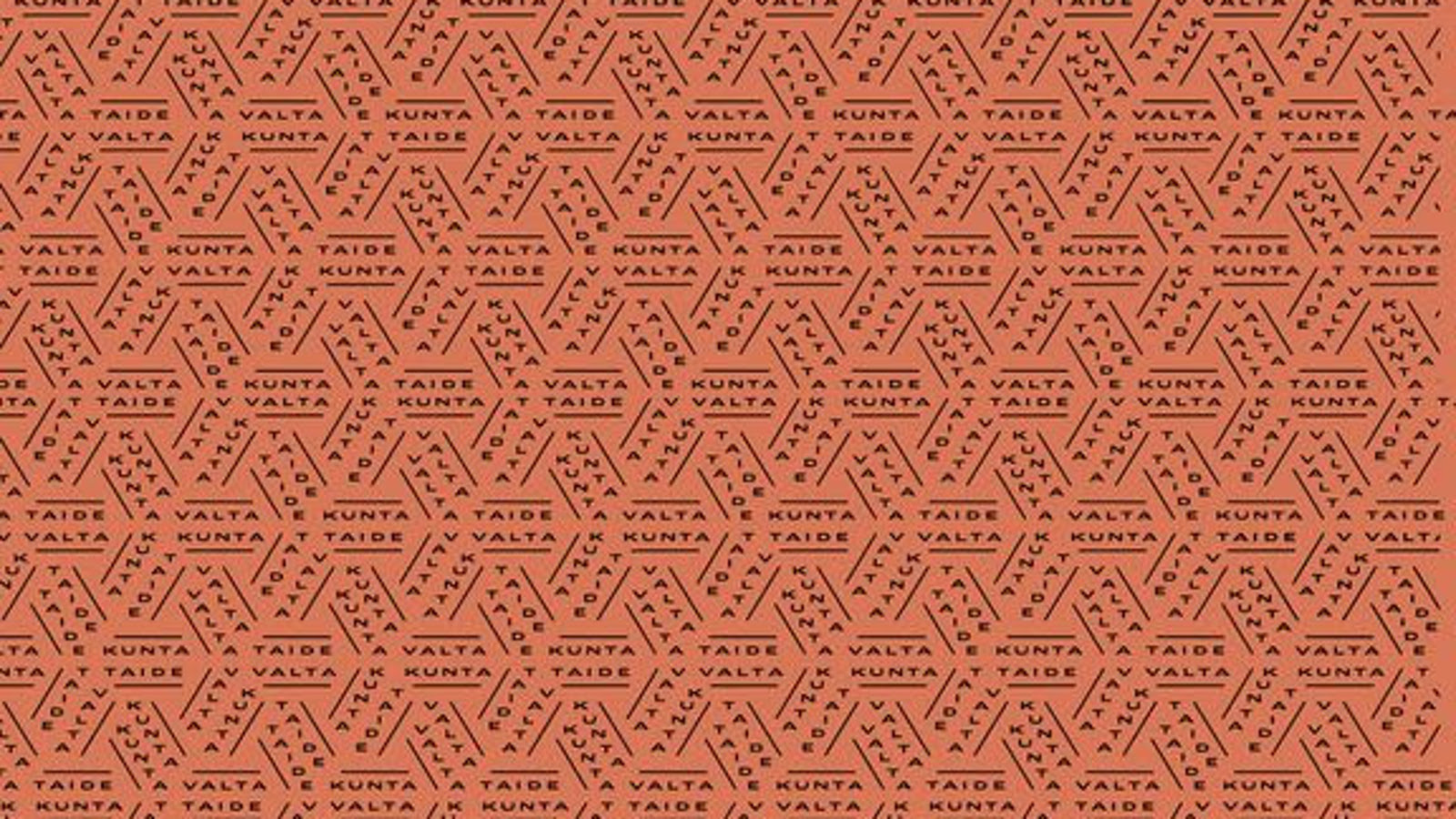 Kuvassa on pieninä risteävinä kuvioina sanat taidevaltakunta, joka on jaettu kolmeen osaan ja laitettu viivojen väliin. Koko pinta on täynnä näitä kuvioita ja tausta ruskean oranssi.
