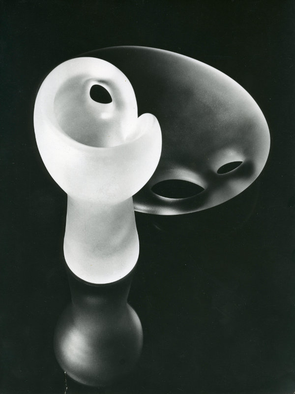 Hiidennyrkki ja Hiidenkehto lasiveistokset. Kuva:  Designmuseo