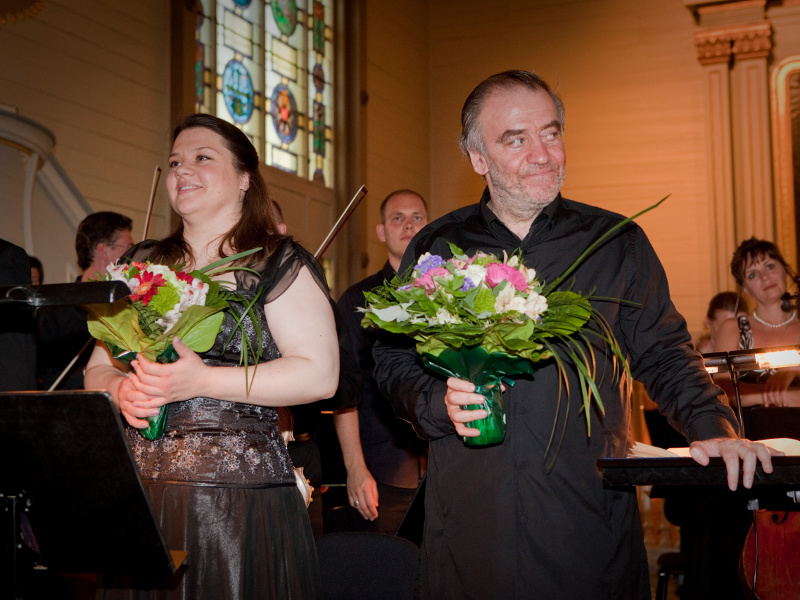 Attila, kiitokset. Anna Markarova (vas), Valeri Gergijev (oik), Mikkelin maaseurakunnan kirkko. Mikkelin musiikkijuhlat 5.7.2012. Kuva Laura Luostarinen. 