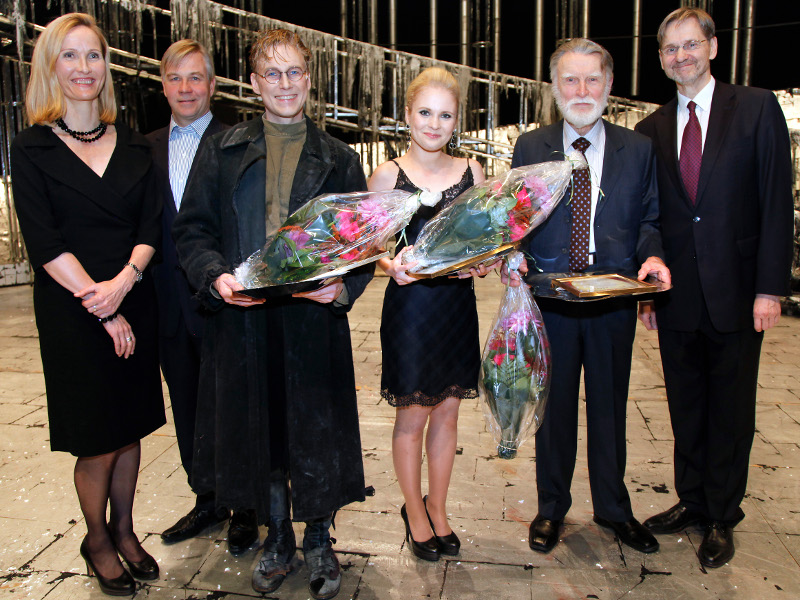 Antti Timonen, Natalil Lintala ja Ismo Kallio saivat Esi linja-palkinnon. Kuva: Charlotte Estman-Wennström. Helsingin Kaupunginteatteri.