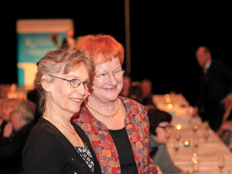 Ulla-Lena Lundberg ja Tarja Halonen. Kuva: Jouko Vatanen.