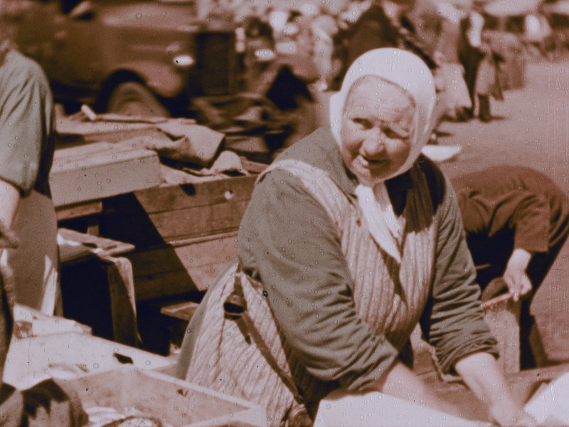 Kalakauppaa Helsingin kauppatorilla 1936