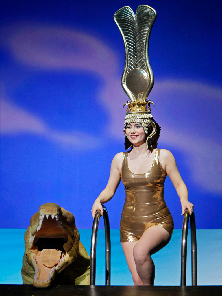 Christina Raphaëlle Haldane Kleopatrana. Kuva Heikki Tuuli.<br />
G. F. Händel: Julius Caesar. Kansallisooppera.