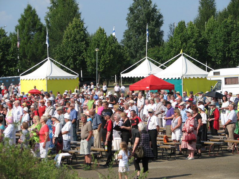 Laula kanssain, kenttäkuva