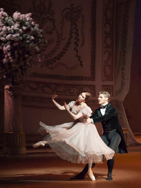 Onegin, Salla Eerola