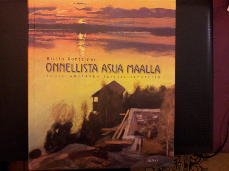 Onnellista asua maalla, kansi