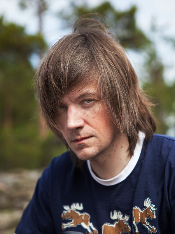 Kirjailija Teemu Keskisarja