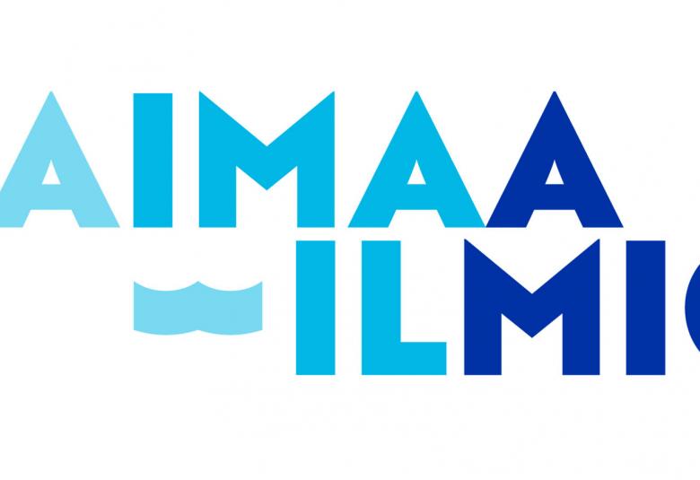 Kuvassa on valkoisella pohjalla sinisin isoin kirjaimin Saimaa ilmiö.