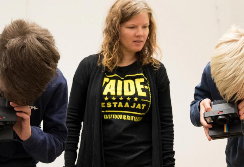 Taidetestaajat on vienyt vuosina 2017–2020 kaikki Suomen kahdeksasluokkalaiset kahdelle korkealaatuiselle taidevierailulle vuosittain. Toinen vierailu tehdään omalla alueella ja toinen valtakunnalliseen kohteeseen, useimmiten pääkaupunkiseudulle. Kouluille tarjotaan valmiit kokonaisuudet, joihin kuuluu ennen vierailua tehtävät ennakkotehtävät eli etkot, varsinainen vierailu ja siihen kuuluva jatkotyöskentely, kokemuksen arviointi Taidetestaajat-sovelluksella sekä matkat. Hankkeen käytännön järjestelyistä on