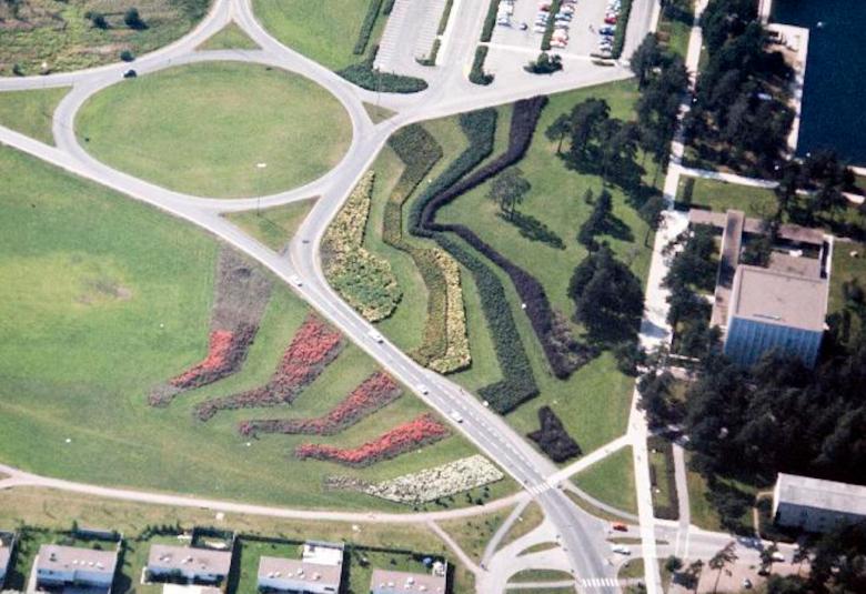 Kuvassa on Tapiolan liittymän kuva ilmasta käsin. Kuva on kesäkuva.