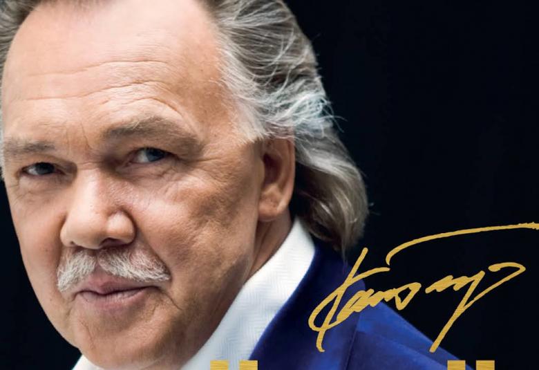 Kuvassa on Kari Tapion kasvokuva, joka on osa kirjan kannesta.