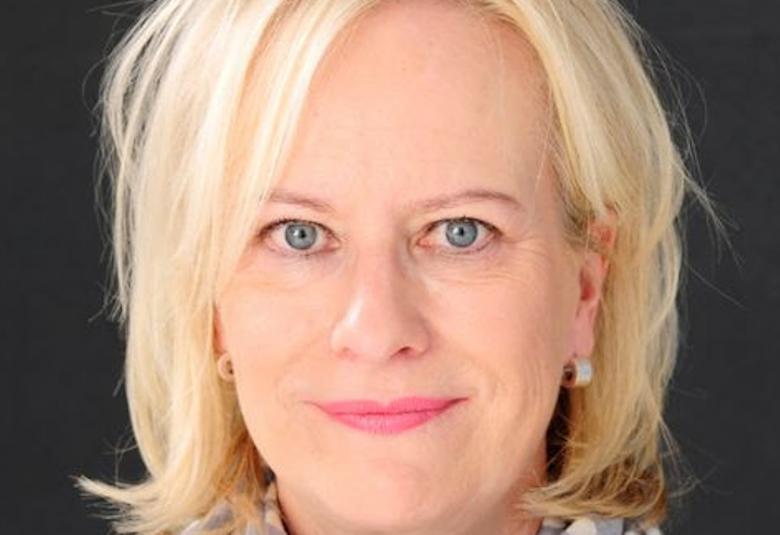 Kuvassa on Sinikka Nopolan kasvokuva.