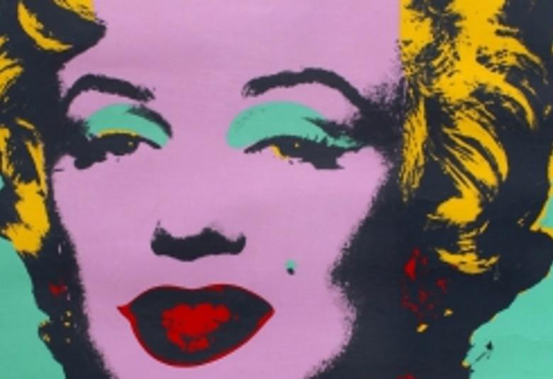 Kuvassa on Andy Warholin kokoelman kuva Marilyn Monroesta vaalean vihreällä pohjalla.