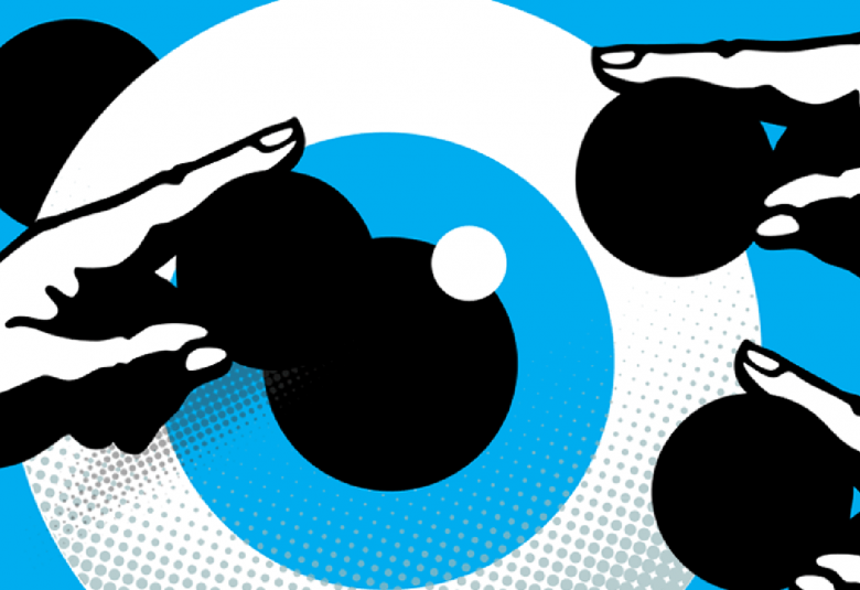 Kuvassa on sinisellä, mustalla ja valkoisella värillä piirroskuva, jossa kolme kättä ojentuu mustaa keskellä olevaa pistettä kohti. Käsissä on mustat pallot.