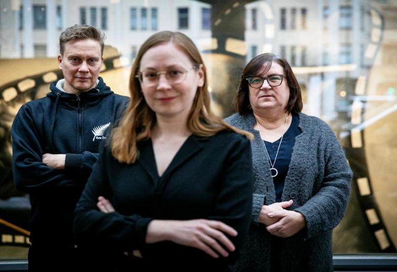 Kuvataiteen talo-hankkeen esiselvittäjät Helsingissä 14.6.2021. 