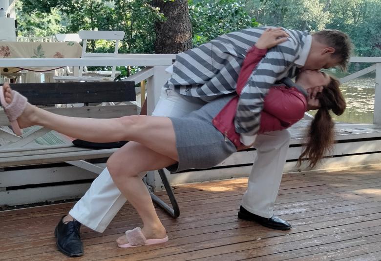 Ruukinmyllyn Kultainen vasikka kesäteatterissa vauhtiaa piisaa!