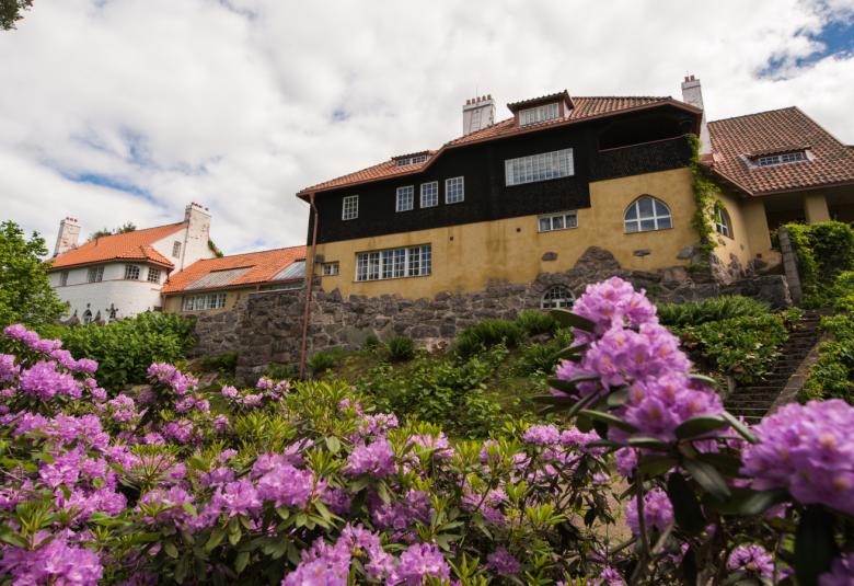 Hvitträsk siirtyi monen vaiheen jälkeen vuonna 2000 Museoviraston hallintaan ja avattiin samana vuonna yleisölle museona.