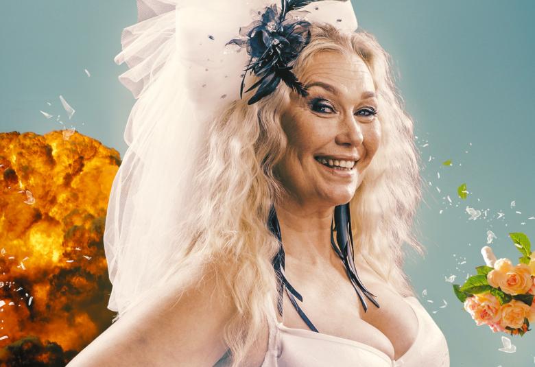 Vuosisadan häät on komedia, jossa Outi Mäenpää on tähtenä ja jonka ensi-ilta on 15.10.2021.