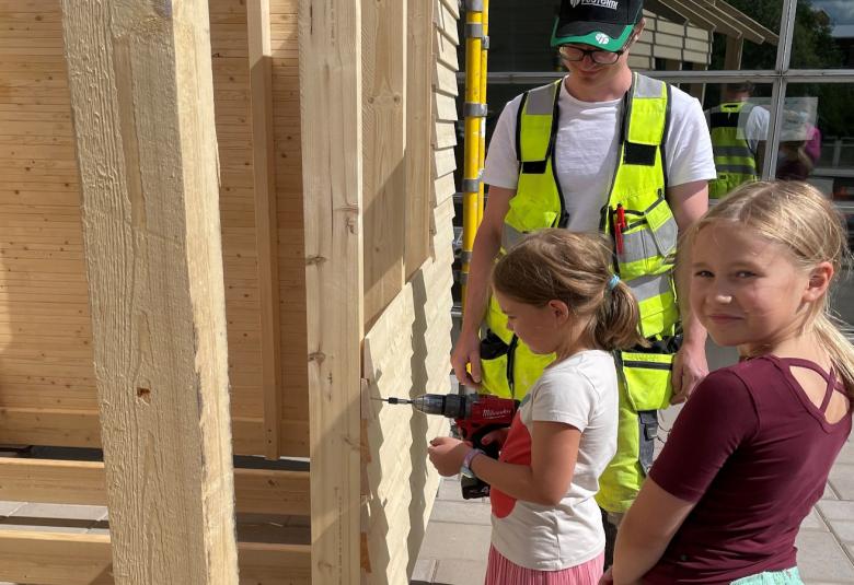 Heureka järjesti keväällä 2021 Puurakentamisen teemaviikon ja siihen liittyen  SuperPUU-näyttelyn, johon liittyi ideakisa unelmamajasta.