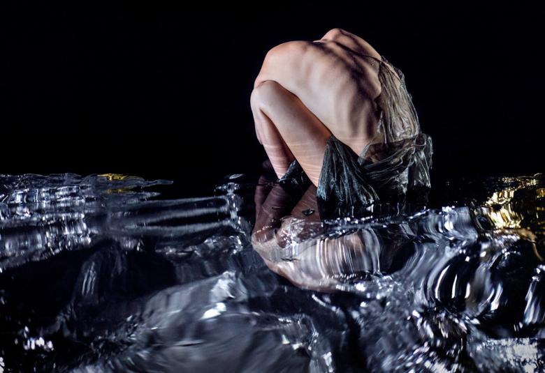 Tanssiteatteri Minimin pääteos Fades Away saa ensi-iltansa Kuopion kaupunginteatterissa §1.10.2021.