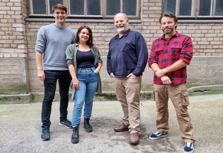 Kuvassa Markku Pölösen ohjaaman ja Veikko Huovisen romaaniin perustuvan Hamsterit-elokuvan pääosan esittäjät. 