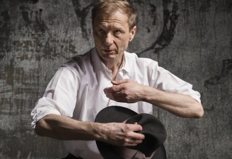 Ismo Alanko julkaisi 10. syyskuuta  2021 yhteislevyn Kaiken maailman kehtolauluja  Oulu Sinfonian kanssa. 