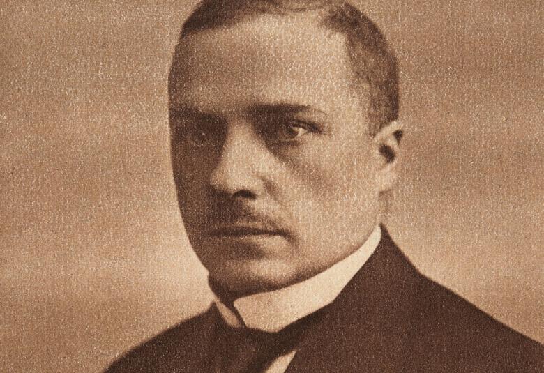 Lasse Lehtisen kirja Murhattu ministeri kertoo ministeri Heikki Ritavuoren elämästä ja kuolemasta.