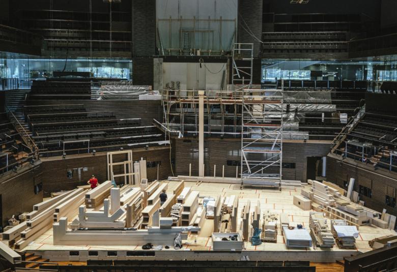 Musiikkitalon urkujen rakentamista seuraava Urkujen matka -valokuvanäyttely avautuu maanantaina 6.9.2021.