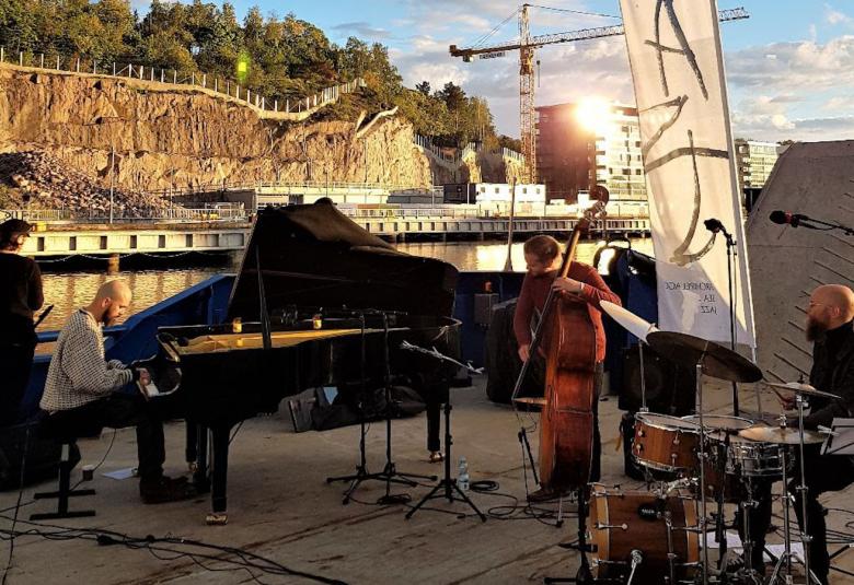 Archipelago Sea Jazz on festivaalikonsepti, joka rakentuu saariston vetovoiman ja laadukkaan jazzmusiikin ympärille ja on saanut 2021 Suomen Kulttuurirahaston apurahan. 