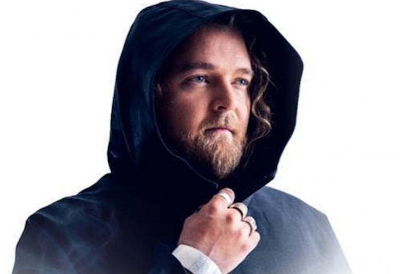 Teemu Roivainen on julkaissut 29.9.2021 pop-vivahteisen sooloalbumin Uusi alku.