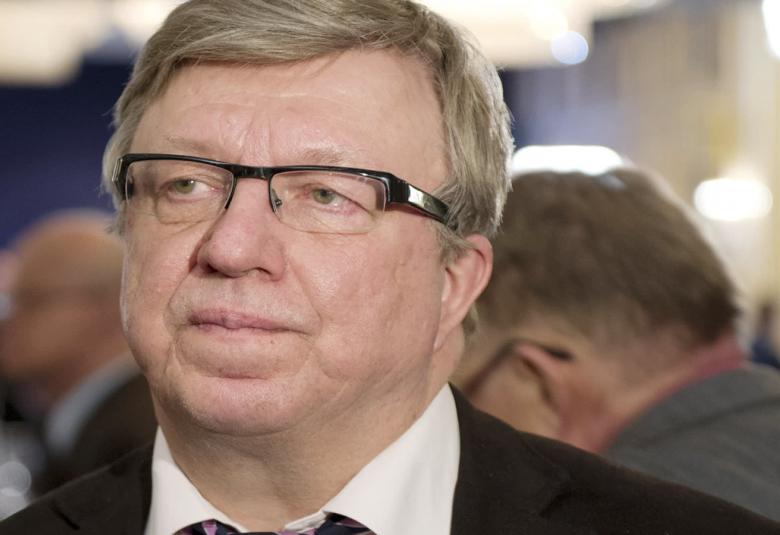 Timo Laanisen muistelmat on julkaistu syksyllä 2021 ilmestyneessä kirjassa Timo Laaninen, Keskustan kuiskaaja - Vuoteni politiikassa.