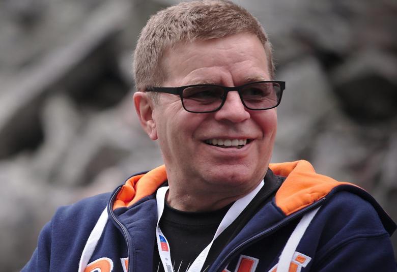 Mato Valtonen on kertonut tarinansa 2021 ilmestyneessä kirjassa Mato Valtonen – Hullunrohkea monitoimielämä.