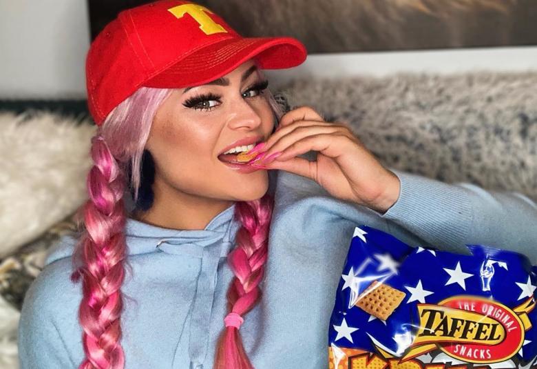 Artisti Janelynin Don’t give up -kappale ja video on julkaistu 21.−28.11.2021 Mielenterveysviikon kunniaksi.