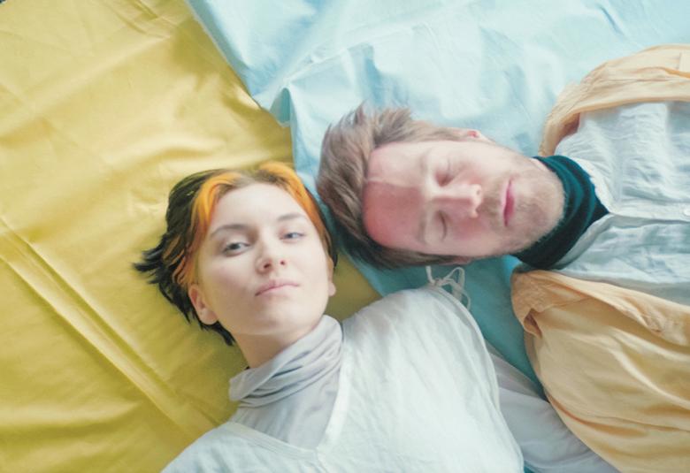 Kansallisteatterin ohjelmistoon tulee 19.1.2022  William Shakespearen näytelmä Hamlet, jonka pääosissa nähdään Olavi Uusivirta Hamletina ja Ofeliana Fanni Noroila.