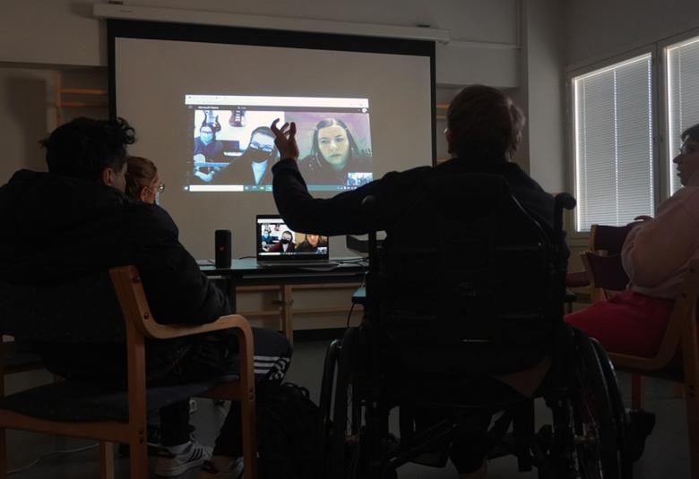 Anna olla viimeinen kerta -kappale on joulukuussa 2021 pidetyn kehitysvaamaisten oikeuksien viikon biisipajojen satoa kiusaamista vastaan.