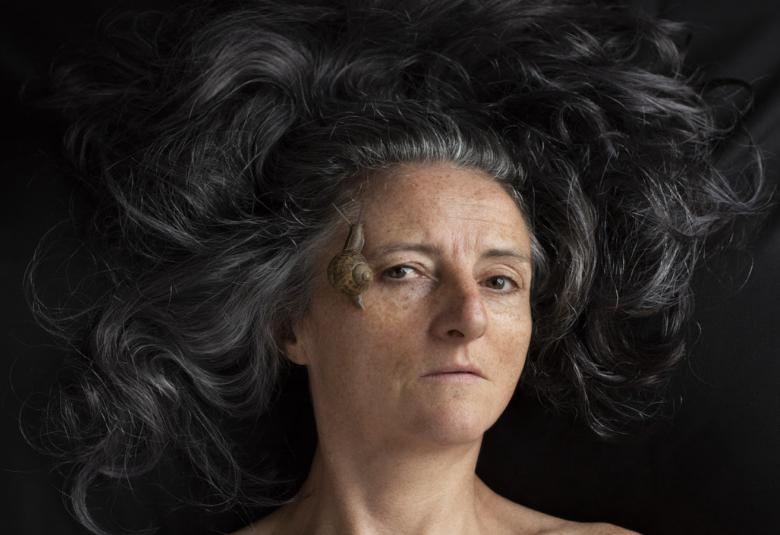 Irlantilaisen valokuvataiteilijan Trish Morrisseyn retrospektiivinen näyttely avautuu Serlachius-museo Gustafissa 5.2.2022.